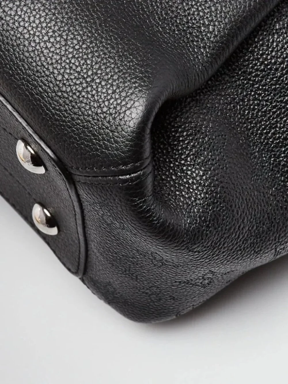 Louis Vuitton Black Mahina Leather Haumea Shoulder Bag
